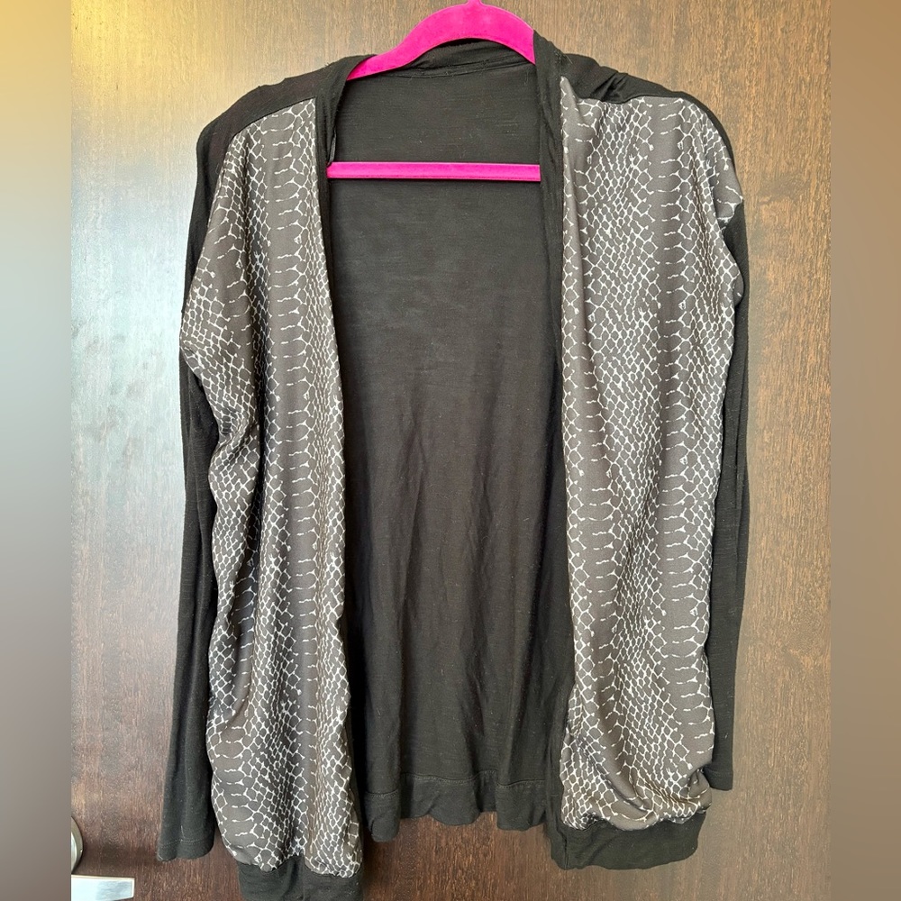 Calvin Klein snake print dolma sleeve cardigan size M